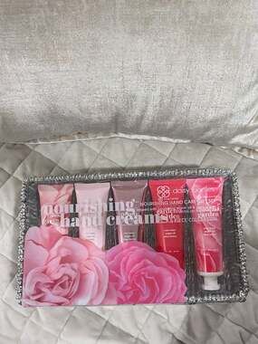 Daisy Fuentes Nourishing Hand Care Gift Set 5-Piece Collection